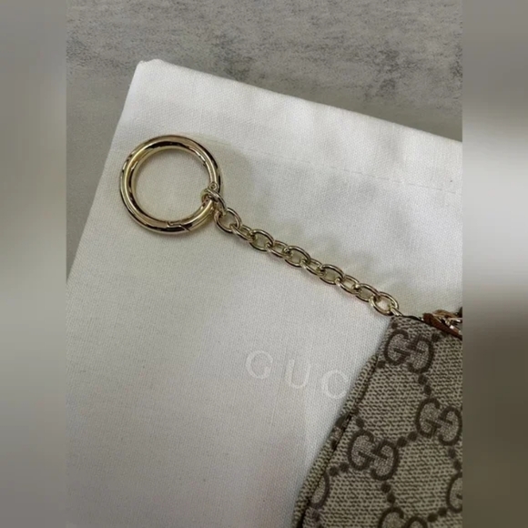 Gucci GG Emblem Key Pouch - Picture 5 of 6